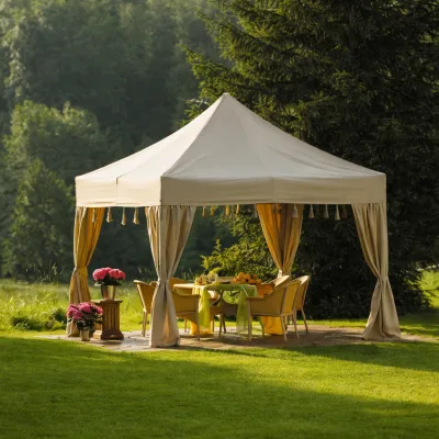 Gazebo in legno con tessuto beige - dettaglio 2